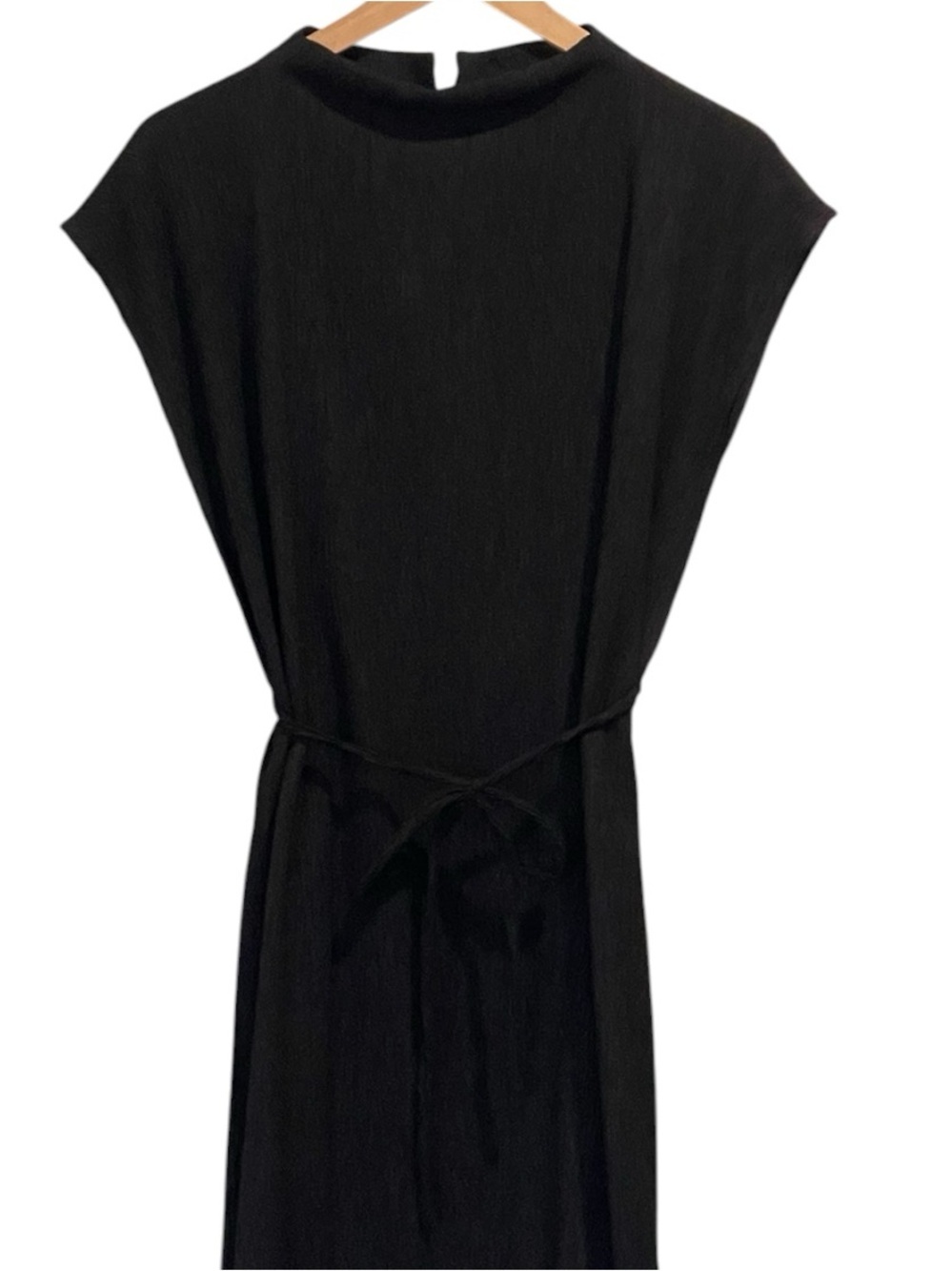 Eileen Fisher Crinkle, Black Funnel Neck Midi
Dress,Cap Sleeve,Elastic Waist-XS - Picture 13 of 16